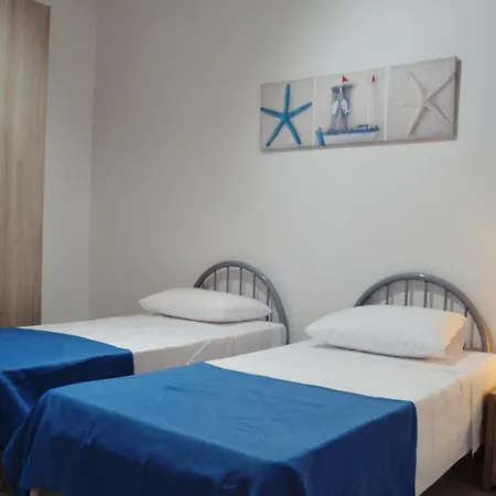 Ferienhaus Ivy Rose - *